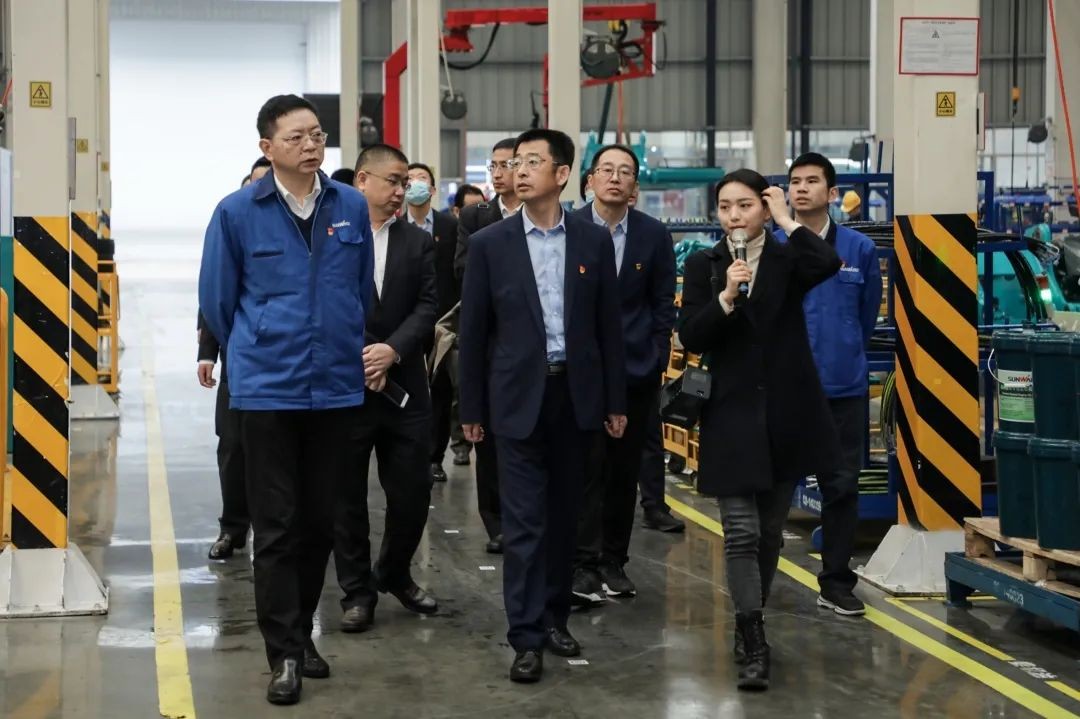 以黨建促業務，以業務強黨建——青島西海岸公用事業集團考察山河智能