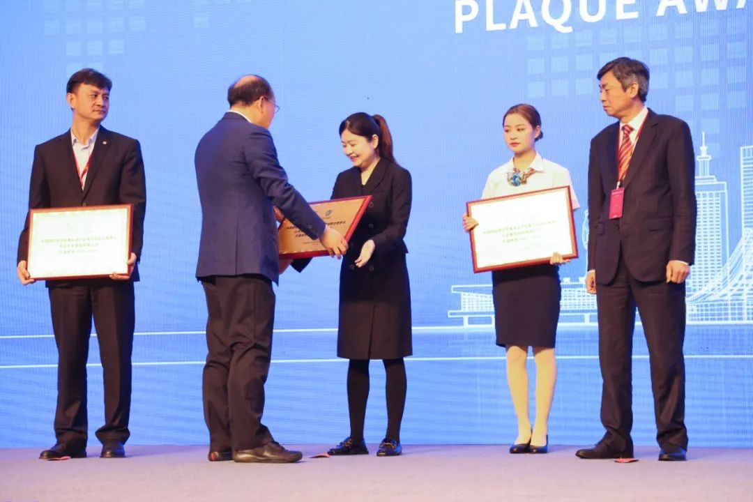 何清華：走“雙循環”道路 勇攀制造業世界高地