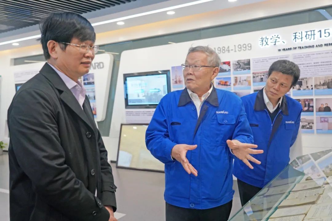 中央候補委員、中國工程院院士歐陽曉平到訪山河智能