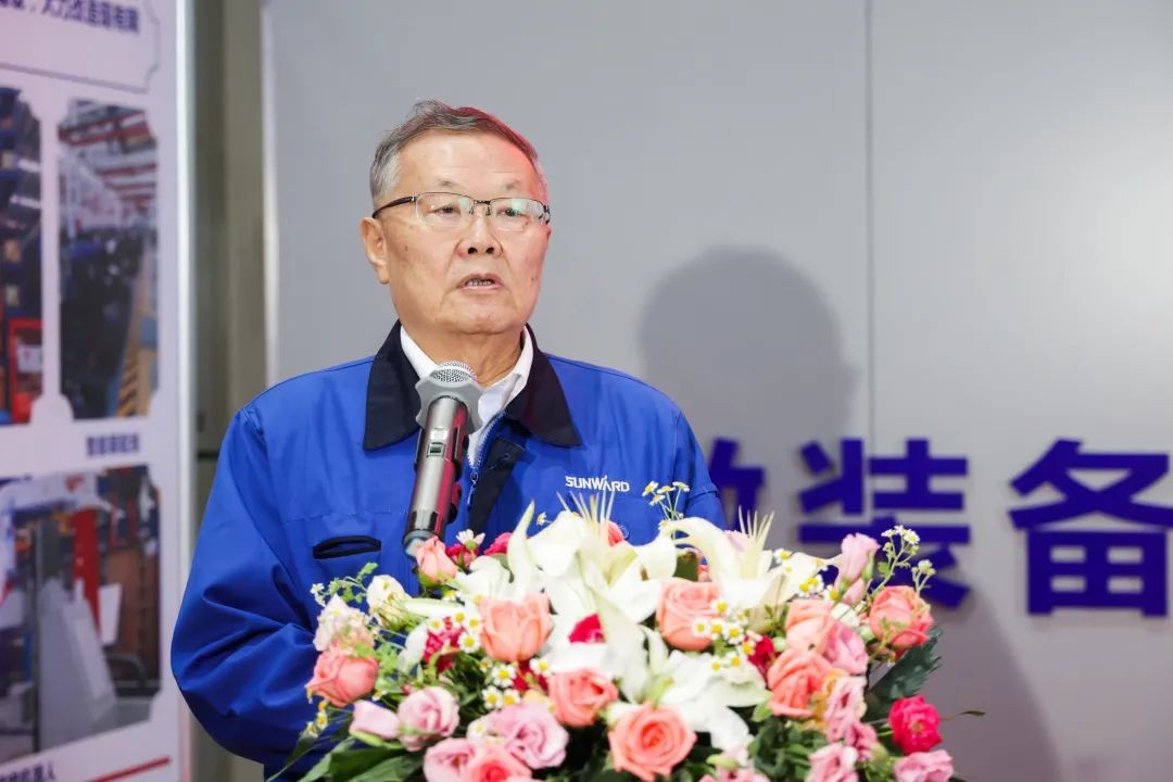 牢記囑托攀高地 應急救援有山河 山河智能隔離帶挖掘機批量發貨