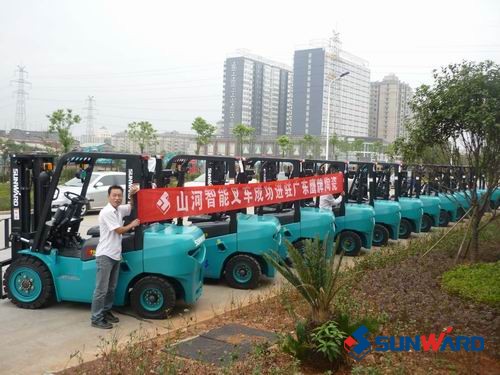 廣東鷹牌陶瓷批量采購山河智能叉車