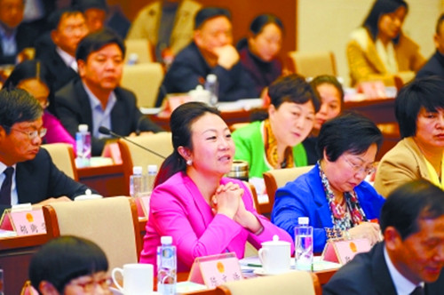 帶來六個提案，重點還是“農民工”問題 ——來自山河智能的全國人大代表張曉慶接受本報記者專訪，為進城務