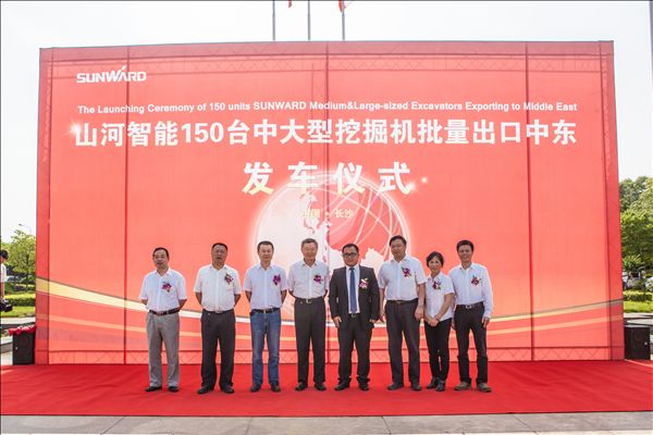 山河智能150臺中大型挖掘機批量出口中東