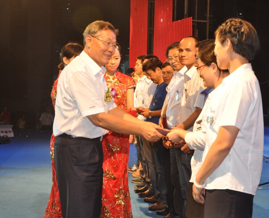 新征程 新跨越 山河智能十五周年慶典大會暨新產品新技術交流會隆重舉行