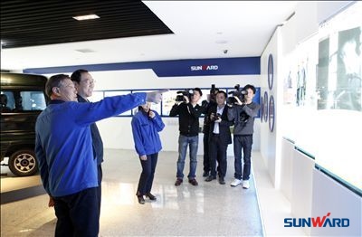 湖南省省委常委、政法委孫建國書記一行來山河智能調(diào)研考察