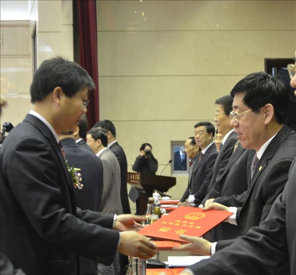 山河智能“智能挖掘機關鍵技術及應用”項目榮獲湖南省科技進步一等獎