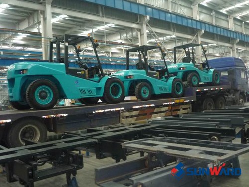 山河智能叉車銷售火爆 大批量出口巴西