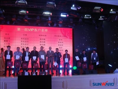 做山河智能挖掘機客戶的好保姆