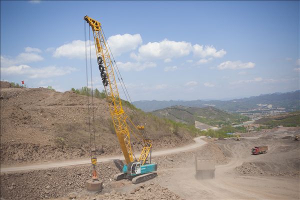 山河智能履帶式強夯機助力承德機場建設