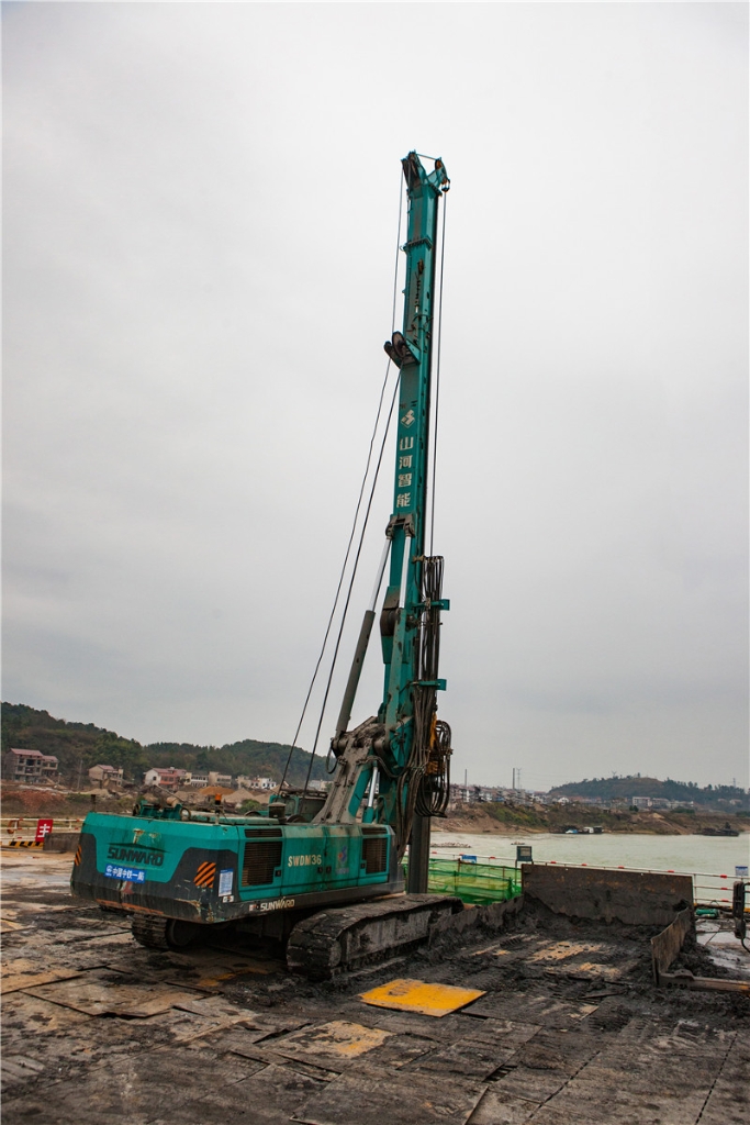 水下鉆孔80米，山河智能旋挖鉆機震撼施工場面