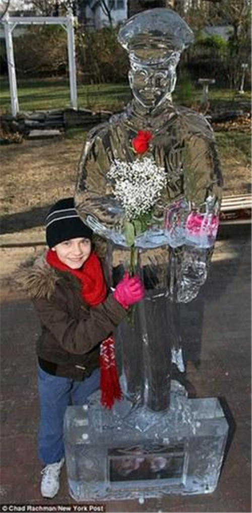 320名圣誕老人集體沖浪？八一八圣誕節奇聞趣事