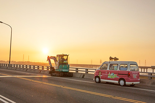 圖說怪手環臺凈灘活動，智繪山河智能環保節能