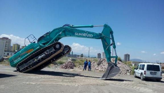 山河智能SWE470B大型礦用挖掘機“掘”戰土耳其