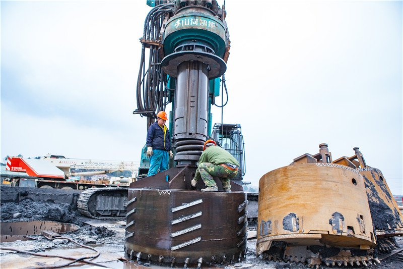 水下鉆孔80米，山河智能旋挖鉆機震撼施工場面