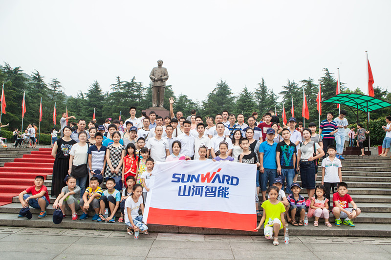 開挖機，坐游艇、飛機 山河智能開展員工家屬開放日活動