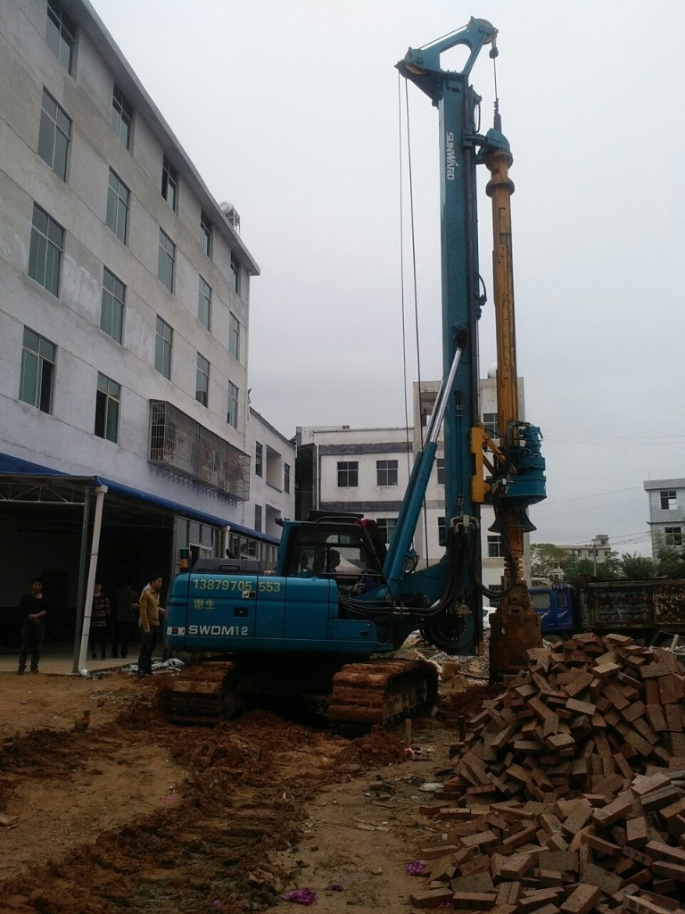 山河智能中小型旋挖鉆機助力美麗鄉村建設