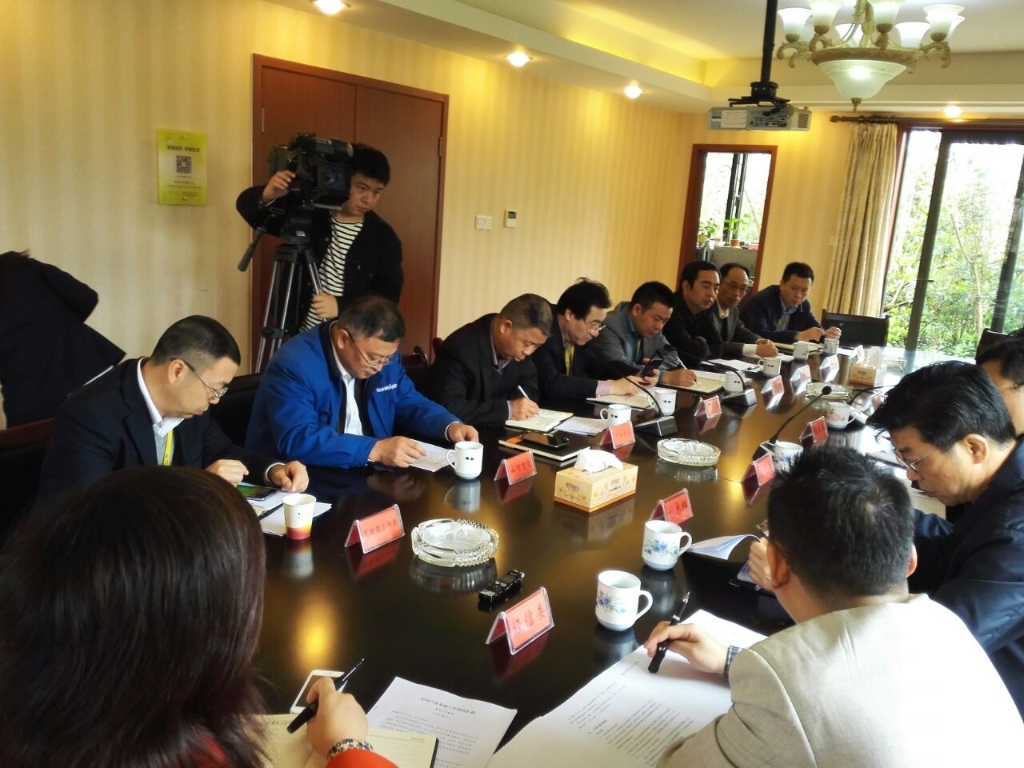長沙市委常委、副市長張迎春一行蒞臨山河智能考察調研