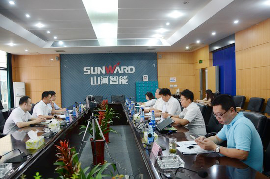 中國出口信用保險公司領導一行考察山河智能　