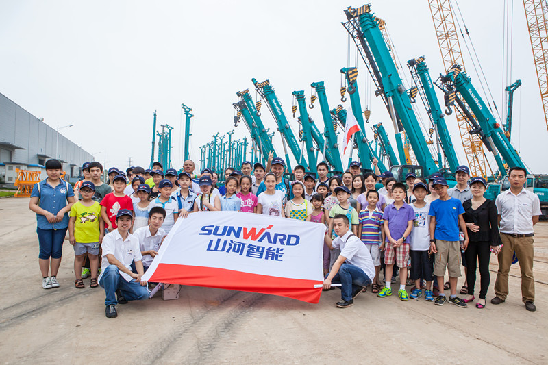 開挖機，坐游艇、飛機 山河智能開展員工家屬開放日活動