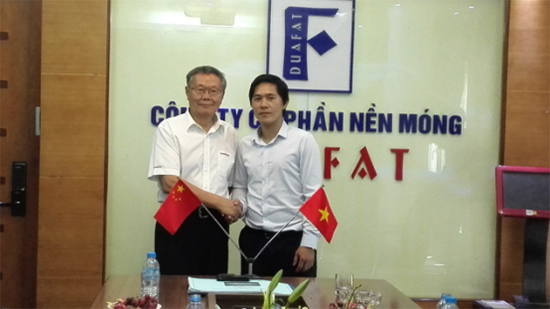 山河智能VS越南奮發：球賽精彩紛呈，合作天長地久