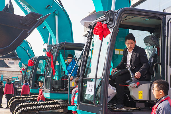 十年相隨，成就彼此，來聽聽山河智能挖掘機客戶的真實聲音