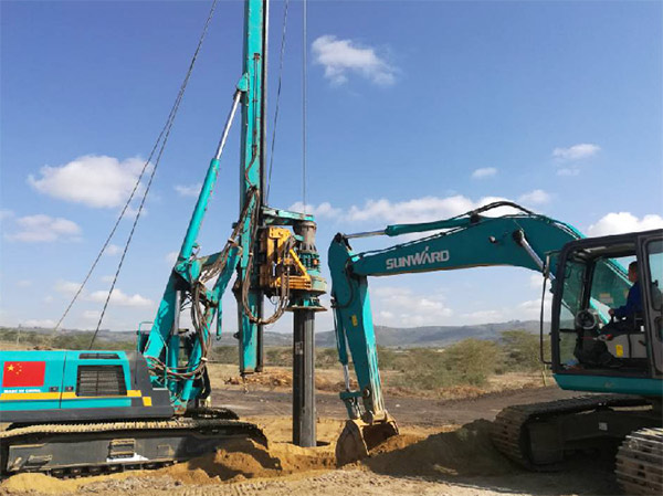 山河智能入巖神器在東非肯尼亞獲贊，人好設備好