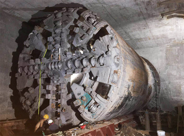 中鐵山河1號盾構機首個盾構區間順利貫通