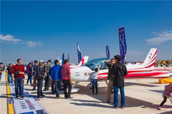 喂，看世界飛行者大會了嗎？山河飛機豪華陣容別錯過