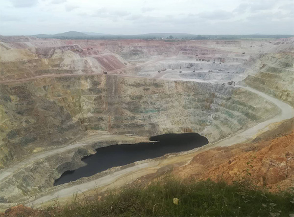 高溫酷暑，山河智能鑿巖設備異域揚威