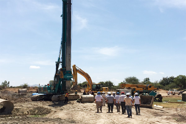 山河智能入巖神器在東非肯尼亞獲贊，人好設備好