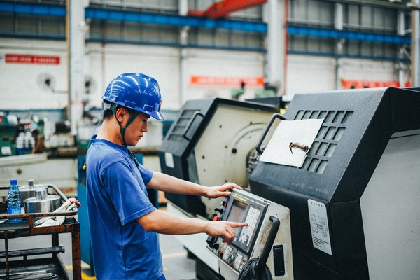 曾夢想當廚師，卻成數控車工大師