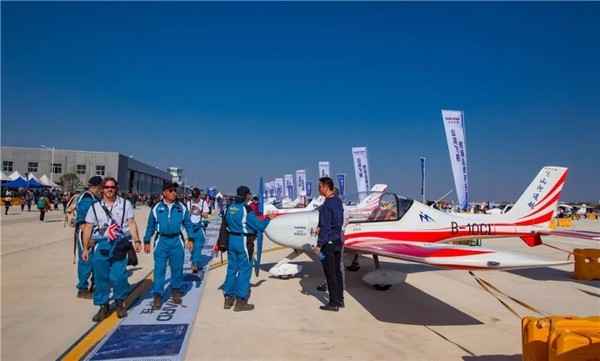 喂，看世界飛行者大會了嗎？山河飛機豪華陣容別錯過