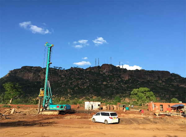 山河智能入巖神器在東非肯尼亞獲贊，人好設備好