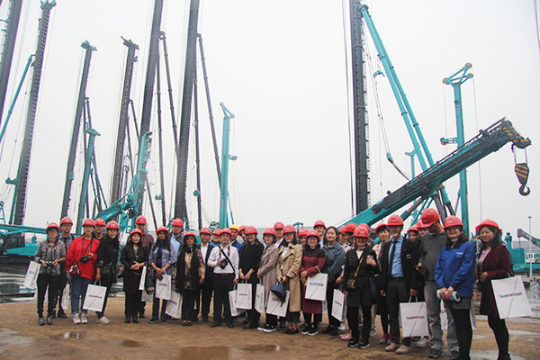 開啟工程機械之都體驗之旅，中外媒體觀摩團到訪山河智能