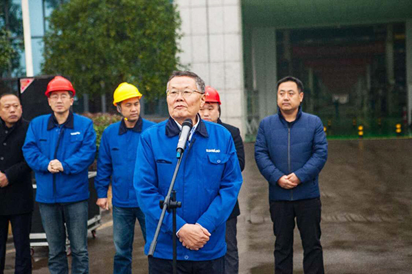 新年開門紅！山河智能5000萬裝備批量發車