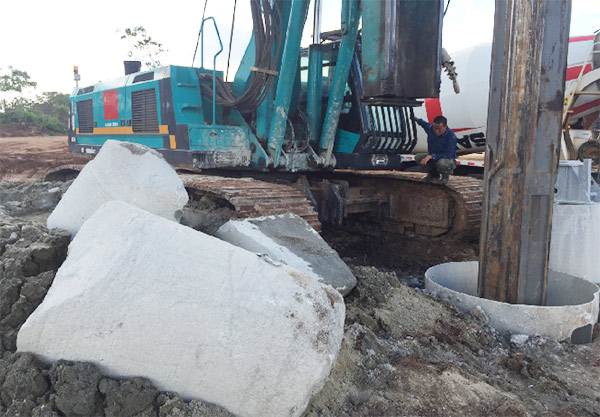 山河智能入巖神器在東非肯尼亞獲贊，人好設備好