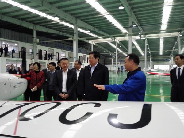 省委書記杜家毫勉勵山河智能：做大做強航空航天產業