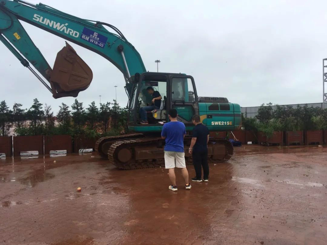 感恩相伴 關愛相隨——山河智能服務萬里行走進豫魯黔