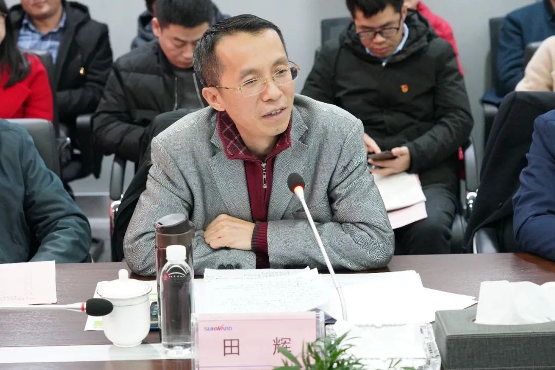 省工信廳青年干部理論學習走進山河智能