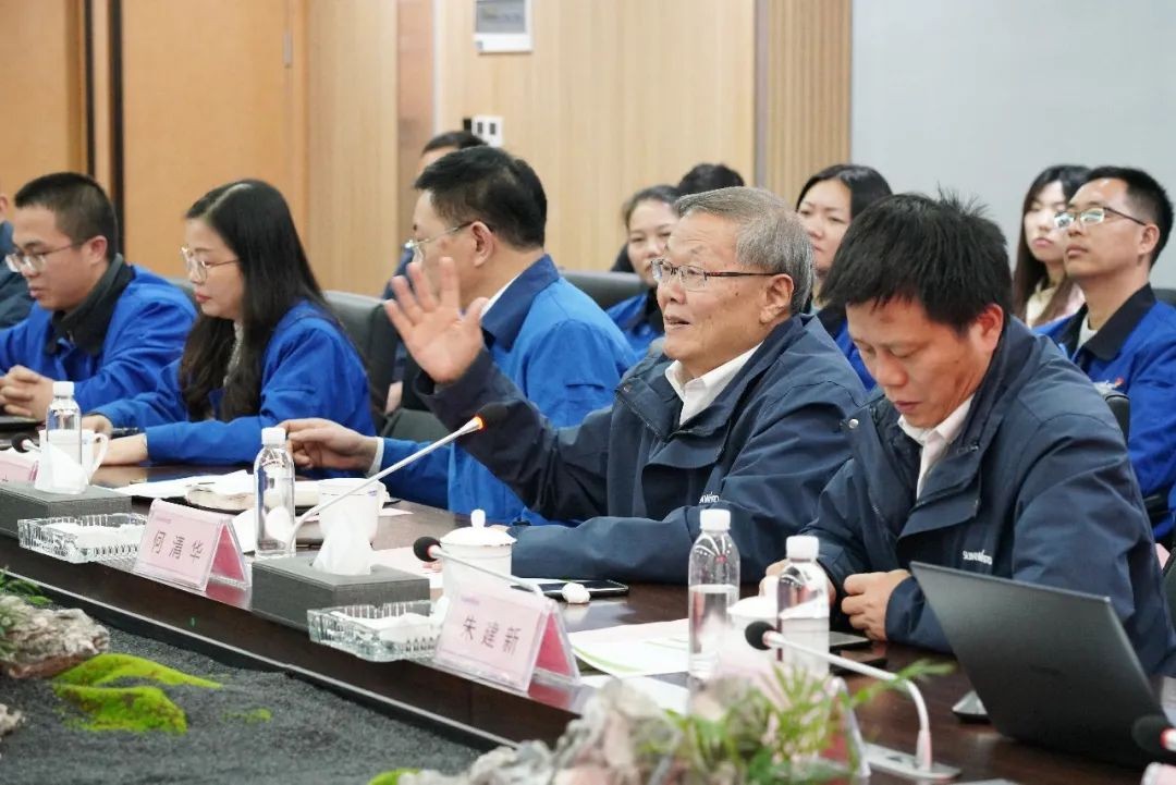 省工信廳青年干部理論學習走進山河智能