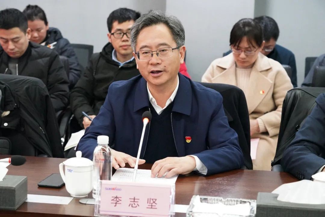 省工信廳青年干部理論學習走進山河智能