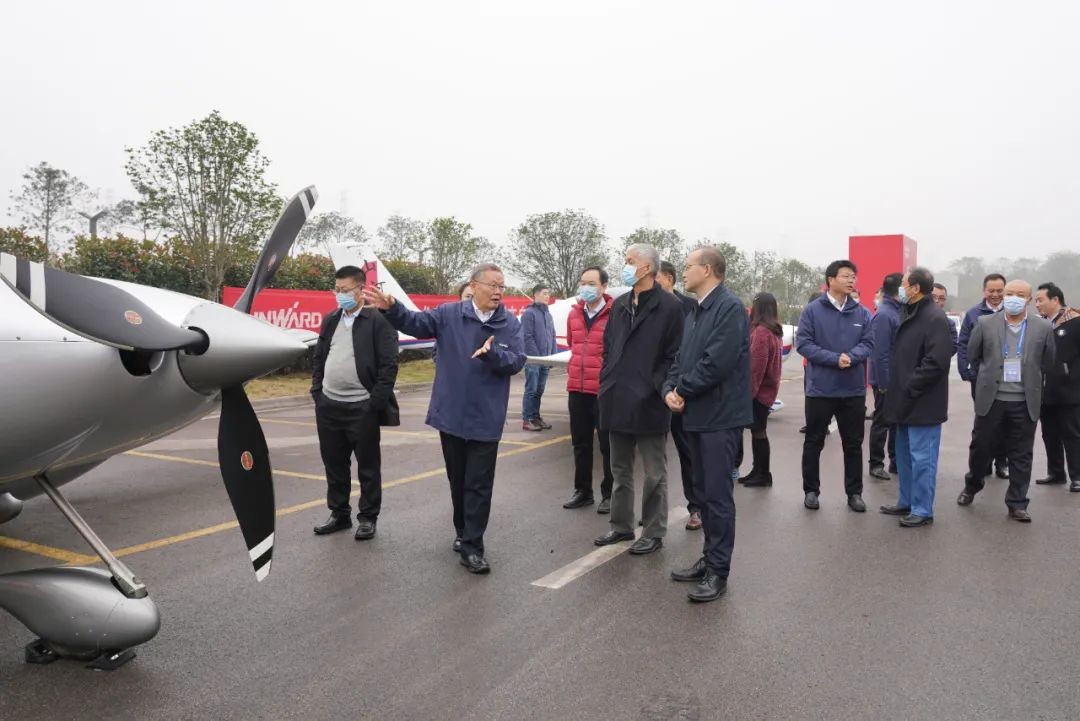山河工業城來了500人的參觀團