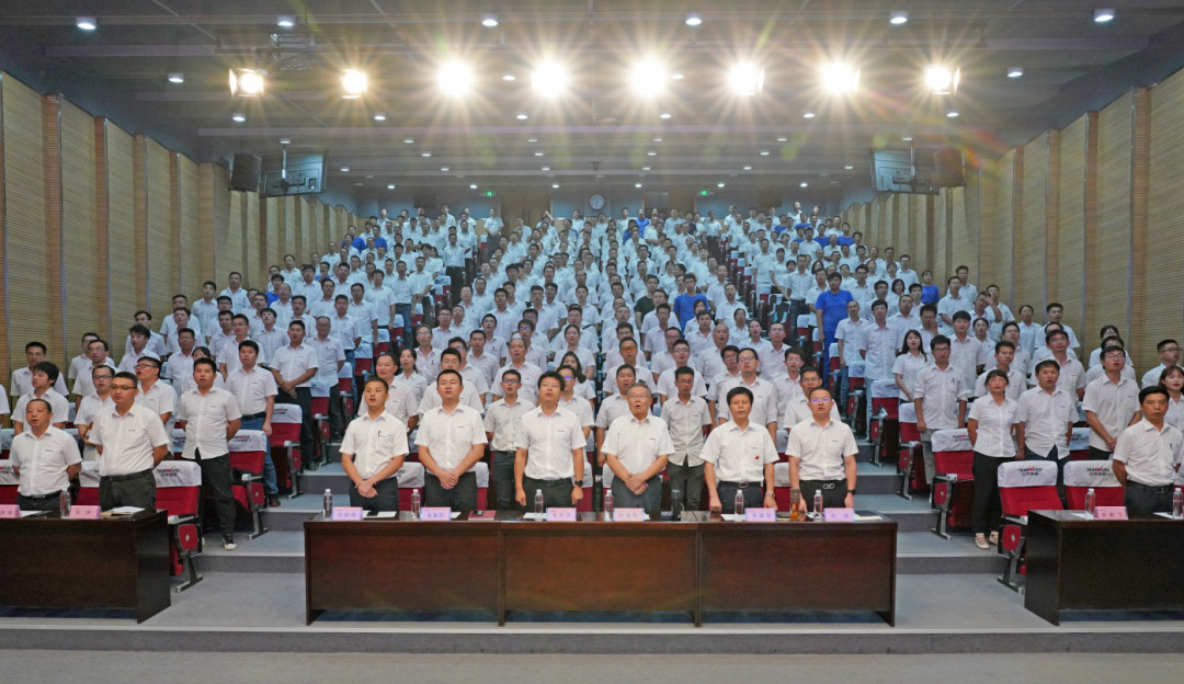 致敬研發 | 山河智能舉辦職稱評定工作總結暨職稱證書頒發儀式