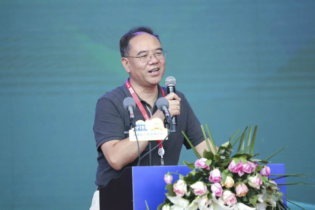 山河智能全國客戶交流會在深基礎工程發展論壇會場舉辦