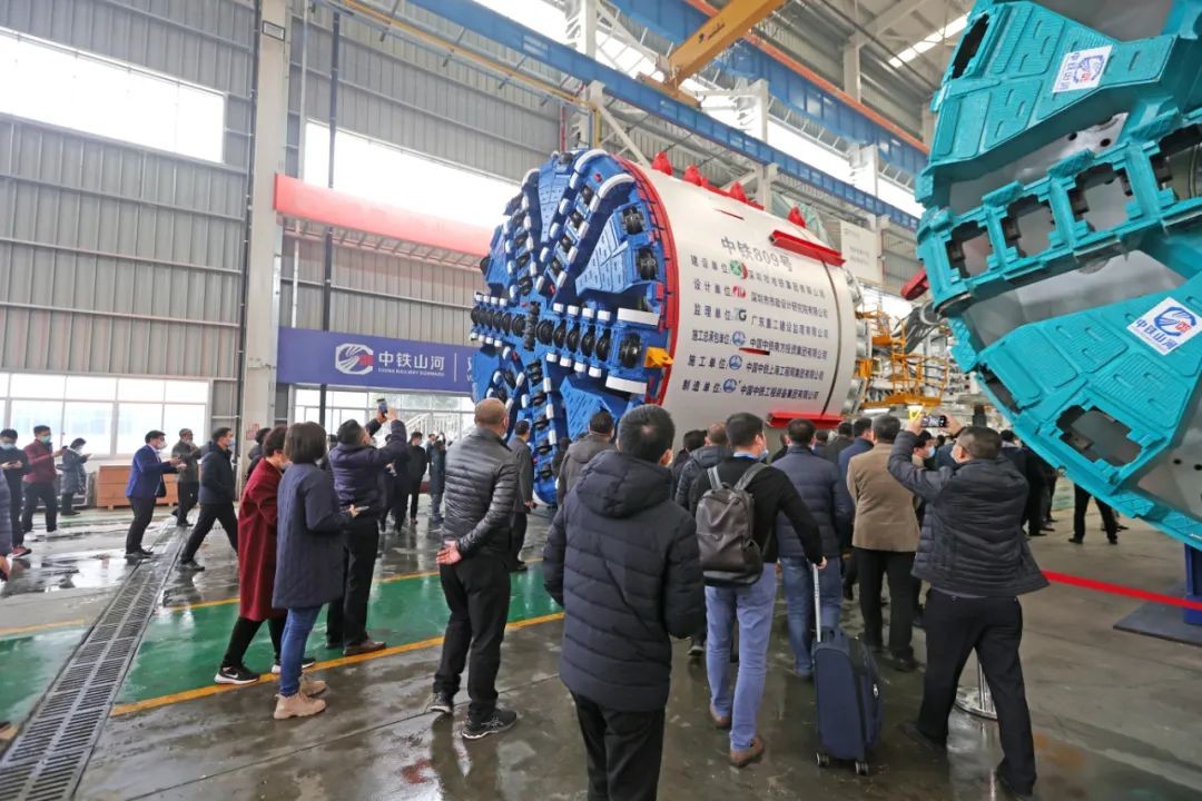 山河工業城來了500人的參觀團