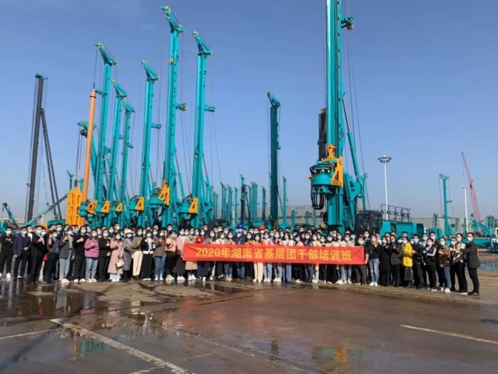 省基層團干部培訓班成員來山河智能參觀交流