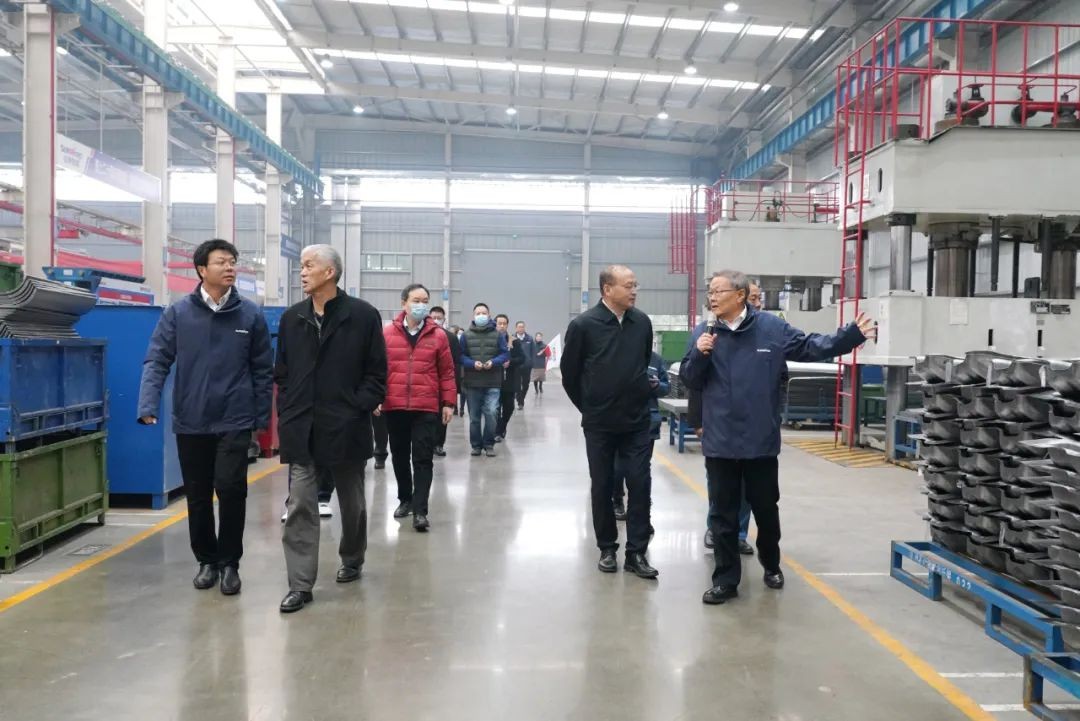 山河工業城來了500人的參觀團