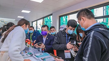 沸騰山河！寶馬展收官之日訂單破十億