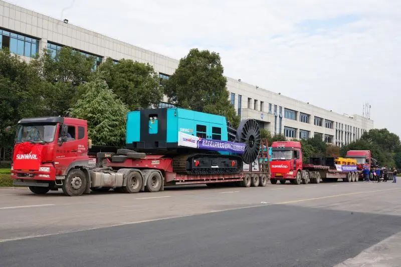山河智能首臺SWHG70連續墻液壓抓斗順利交機