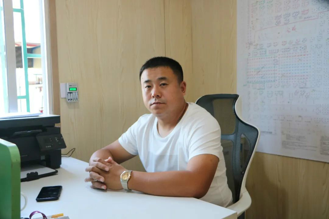 液壓靜力壓樁機從1臺到21臺，他只用了8年！